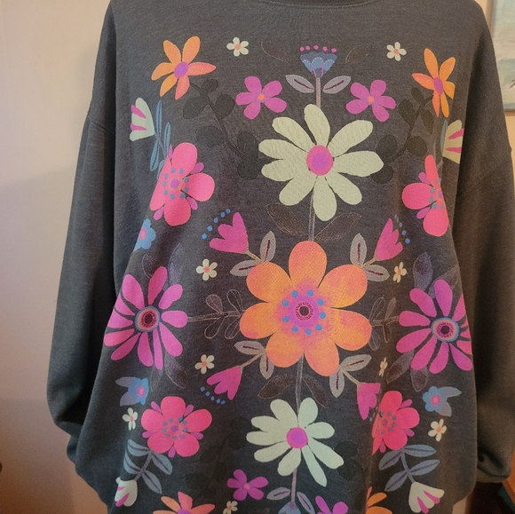 Natural Life Comfy Pocket Boho Sweatshirt - Gray Folk Flower, EUC, 3X - Picture 5 of 13